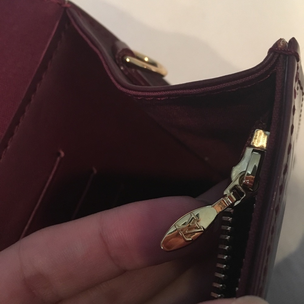 🔥1 HR SALE Louis Vuitton Crossbody clutch. 💯Auth - Picture 7 of 8
